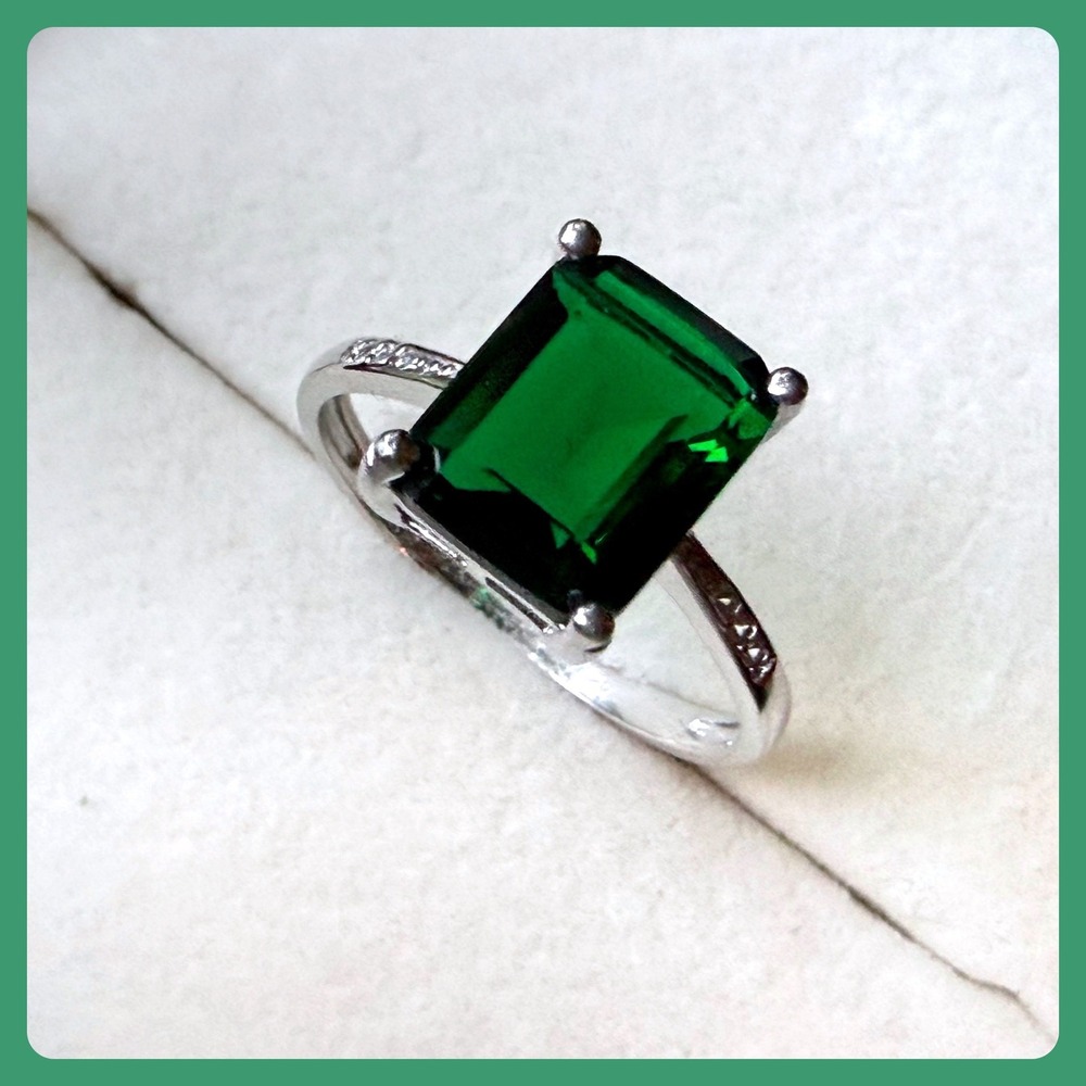 NWOT Sterling Silver Created Emerald Ring 4.00 CTTW Emerald Cut CZ Accent Gems